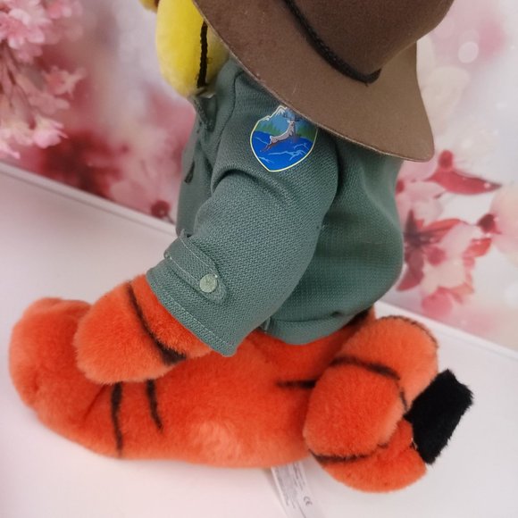 Walt Disney Plush Kilimanjaro Safaris Park Ranger Animal Kingdom Large Tigger - Picture 3 of 4